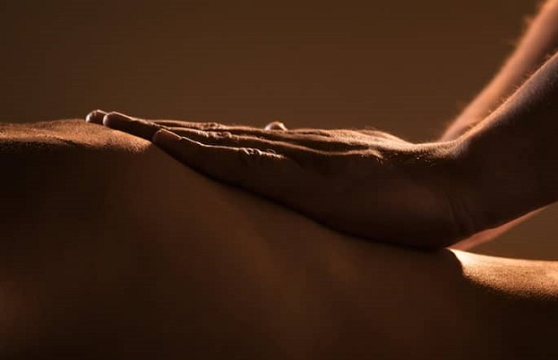 Massage nam là một hình thức massage rất có lợi cho sức khoẻ của phái mạnh