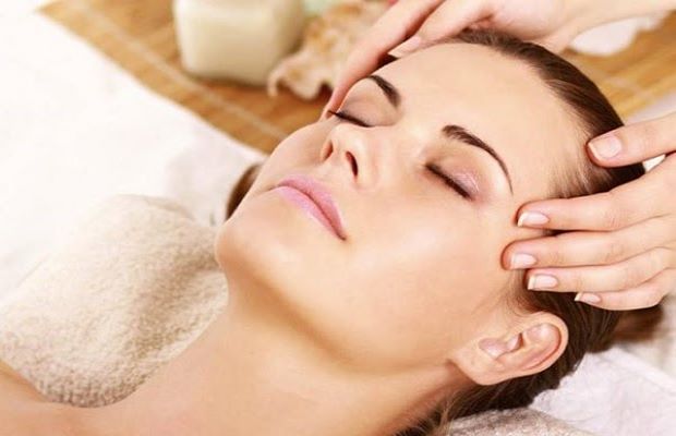 Massage đầu giúp giảm huyết áp và ổn định tinh thần