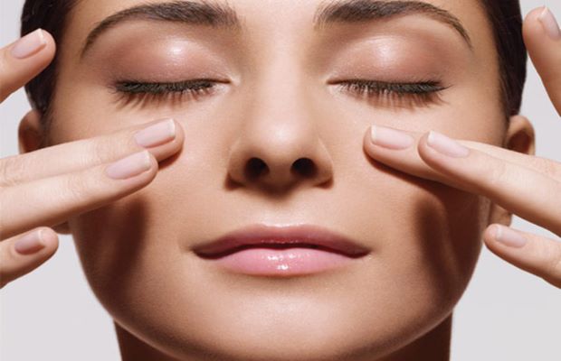 Bài tập massage mắt dựa trên công dụng của 4 huyệt đạo