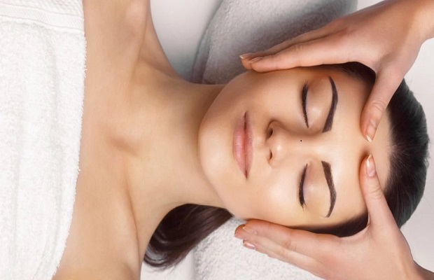 Massage giảm mỡ mặt đơn gian nhưng mang lại hiệu quả to lớn