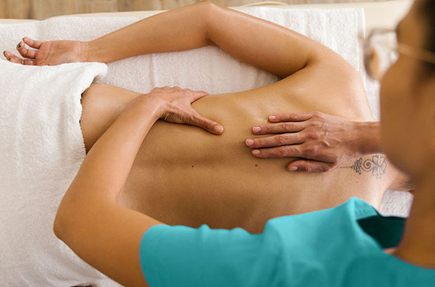 massage lưng giảm mệt mỏi Thái cực