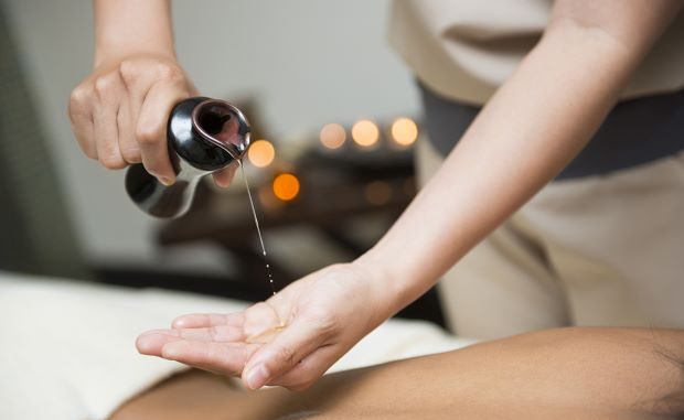 Massage Thụy Điển là gì? Tác dụng thần thánh của phương pháp này