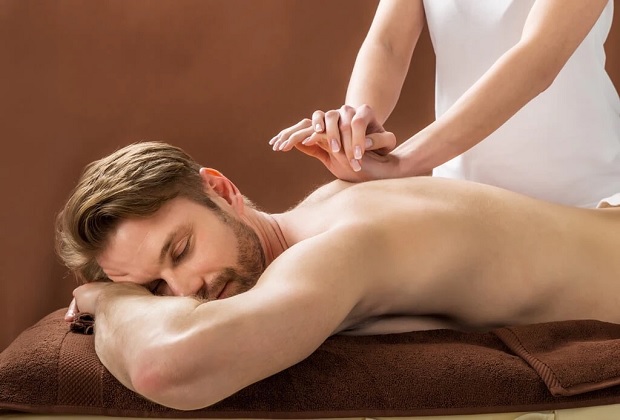 Massage Tantric - Bắt đầu massage với các bộ phận xung quanh