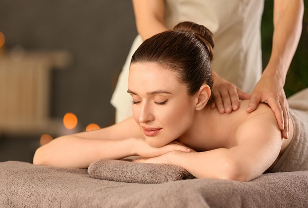 Massage Long An - Nhân viên Massage Hoa Ban 