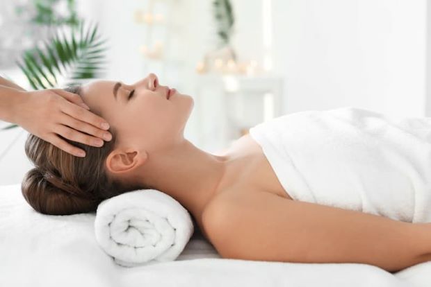 Massage đầu giúp bạn thư giãn