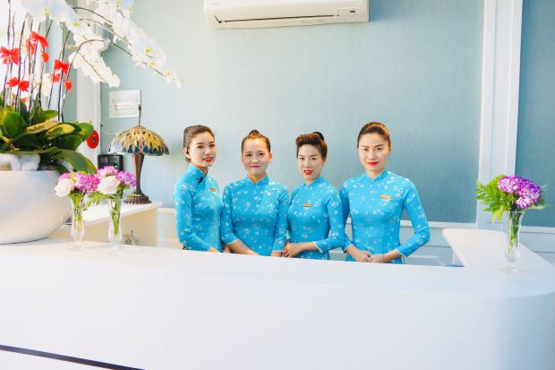 Nhân viên Quỳnh Như Foot Massage luôn niềm nở, thân thiện với khách hàng