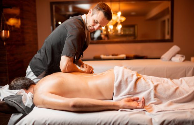 Kỹ thuật xoa bóp đỉnh cao của nhân viên Massage Blue